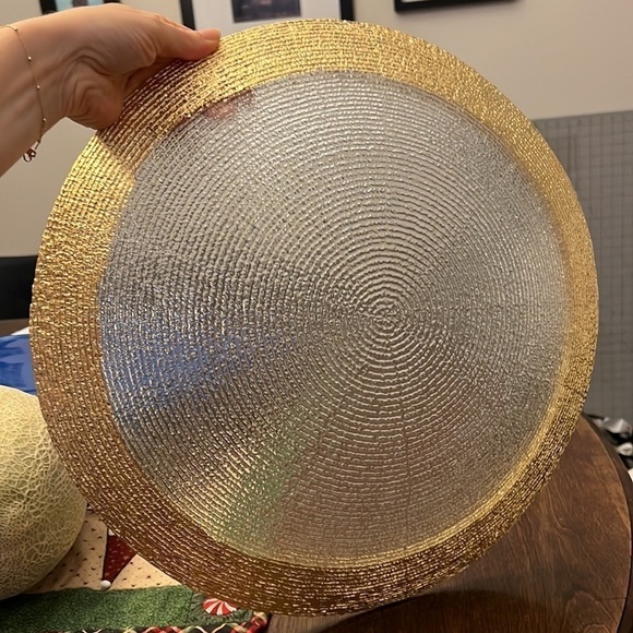 Shallow Ridged Glass Bowl With Gold Rim - Picture 4 of 4